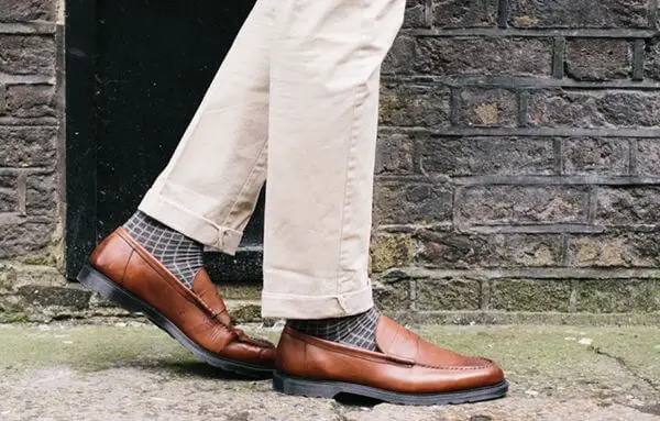 how to style men's loafers