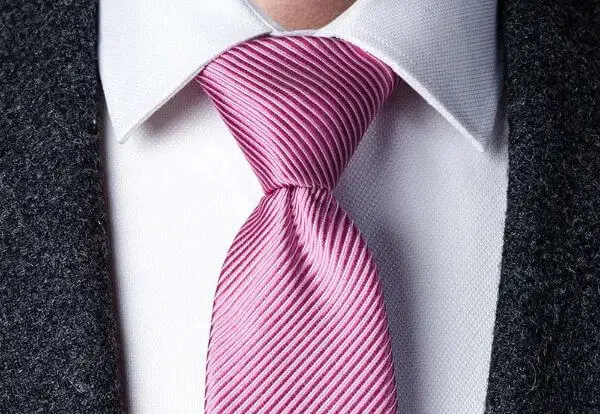 How to Tie a Double Windsor Knot