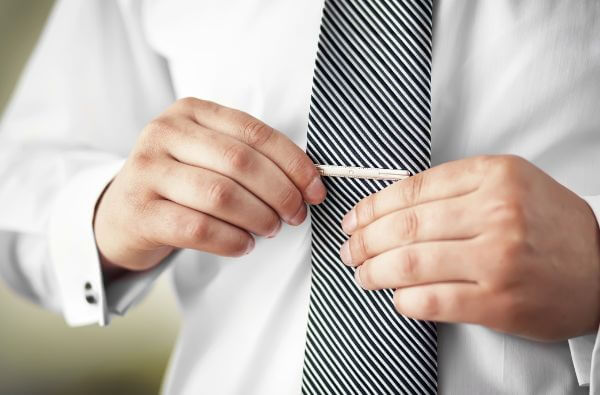 How to Use a Tie Clip