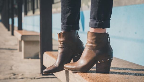 How to Wear Ankle Boots With Jeans