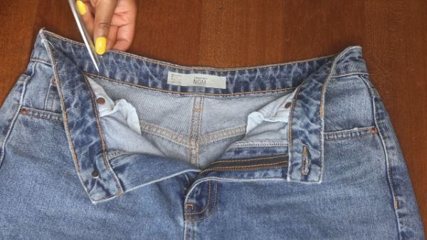 Downsize-Waist-of-Jeans