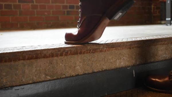How to Break in New Boots