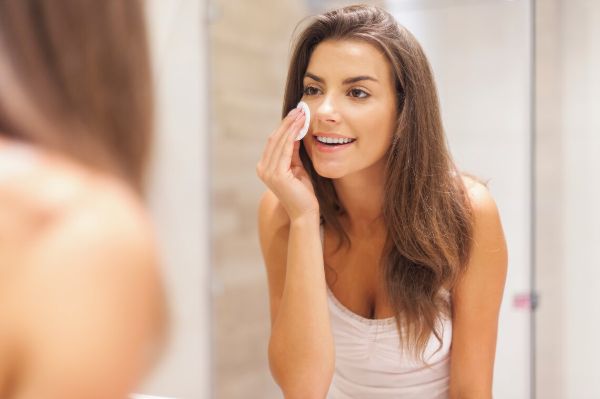 How to Double Cleanse Your Face (3 Ways)