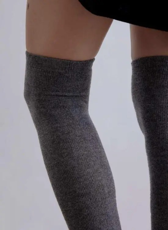 cashmere-socks-high-thigh