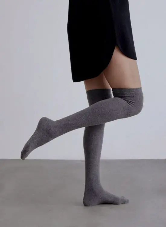 cashmere-socks-over-knee