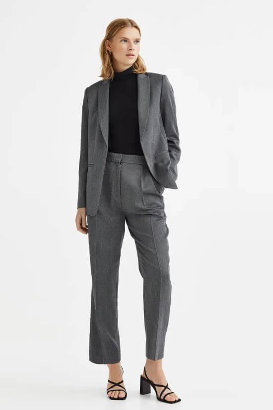 gray-blazer-outfit-women-business-attire
