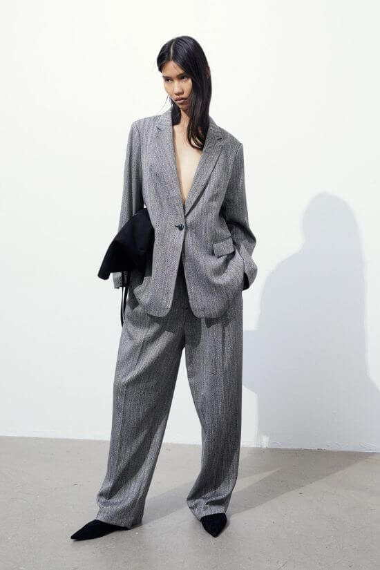 grey-blazer-outfit-women