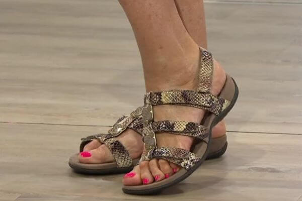 most-comfortable-sandals-for-walking