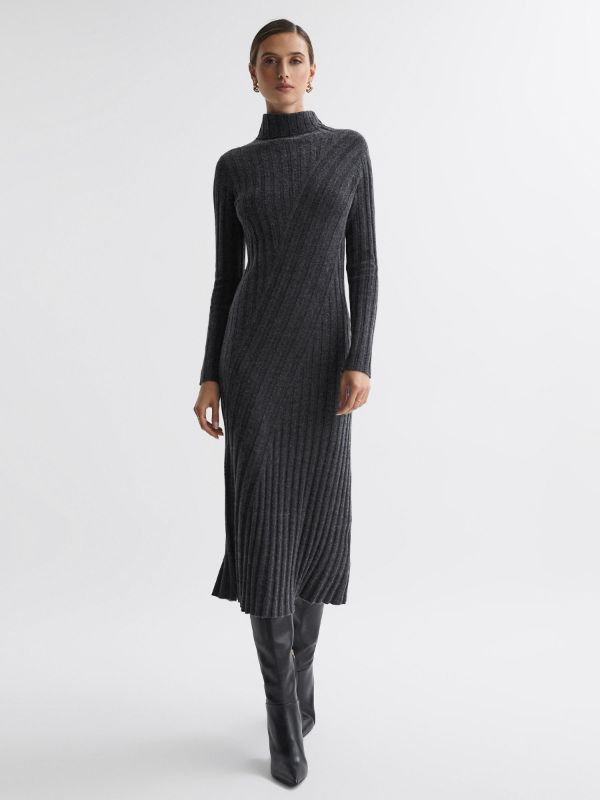 Knitted Midi Dress With Boots