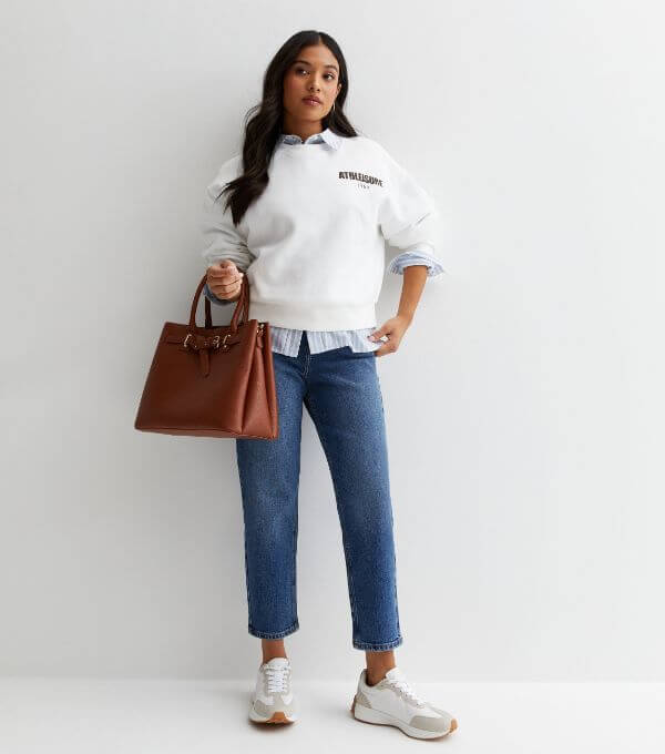 How to Style Mom Jeans Winter