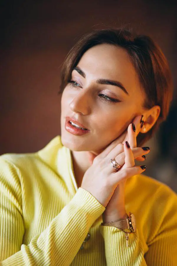 How to Wear Gold and Silver Rings Together