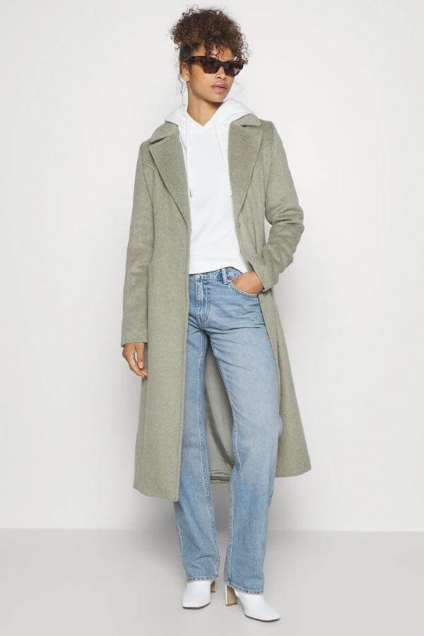 What to Wear With White Boots Fall