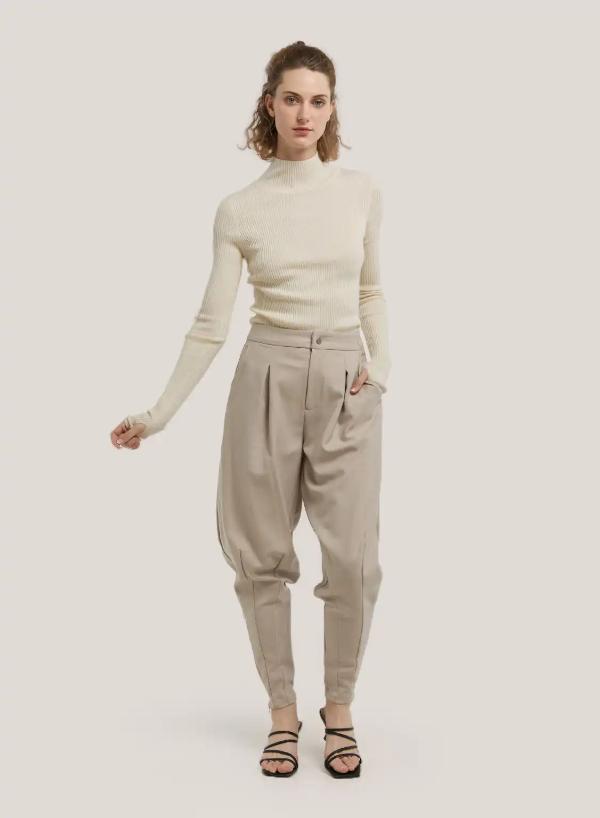 Tapered Pants Outfit Women