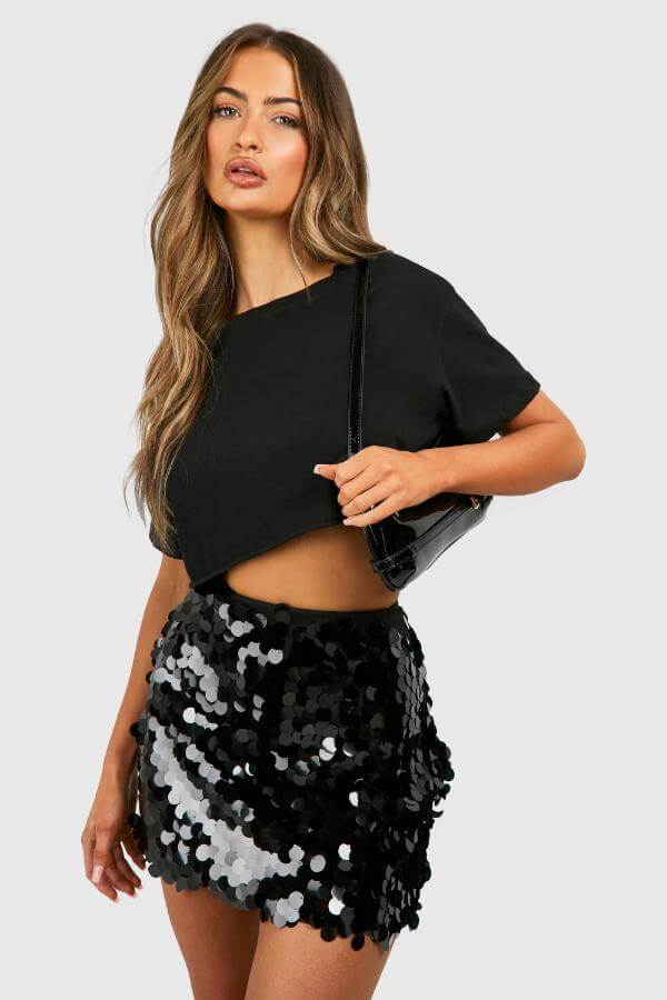 Black Mini Skirt Party Outfit