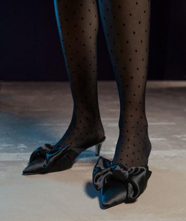 Black Shoes With Bows