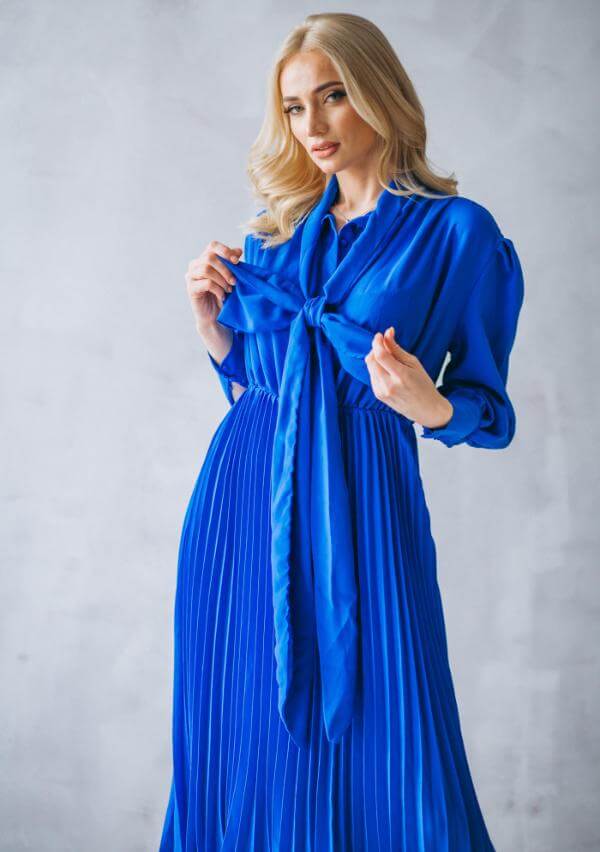 How to Style Plain Blue Maxi Dress
