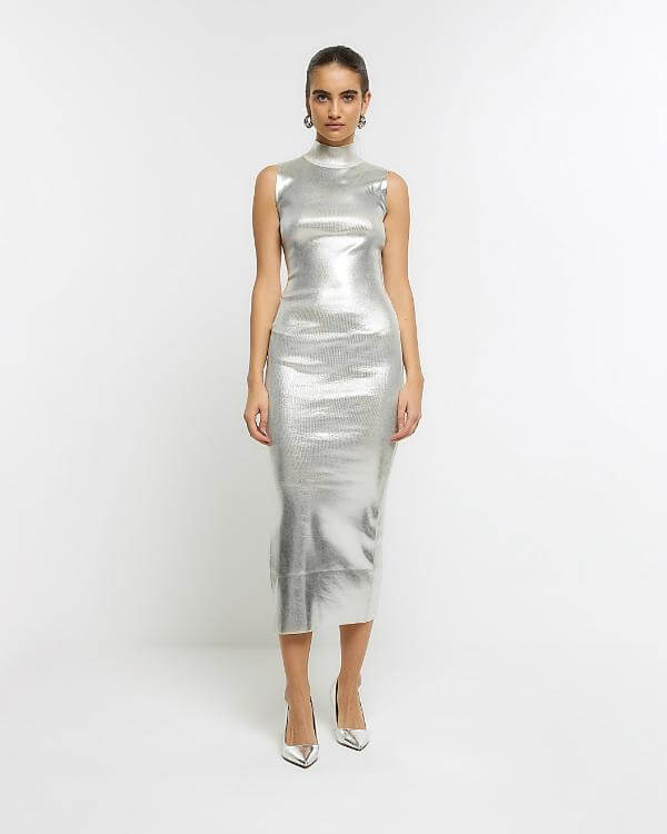 Silver Metallic Dress Outfits