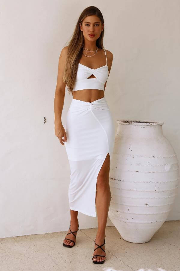 White Long Skirt Outfit Aesthetic