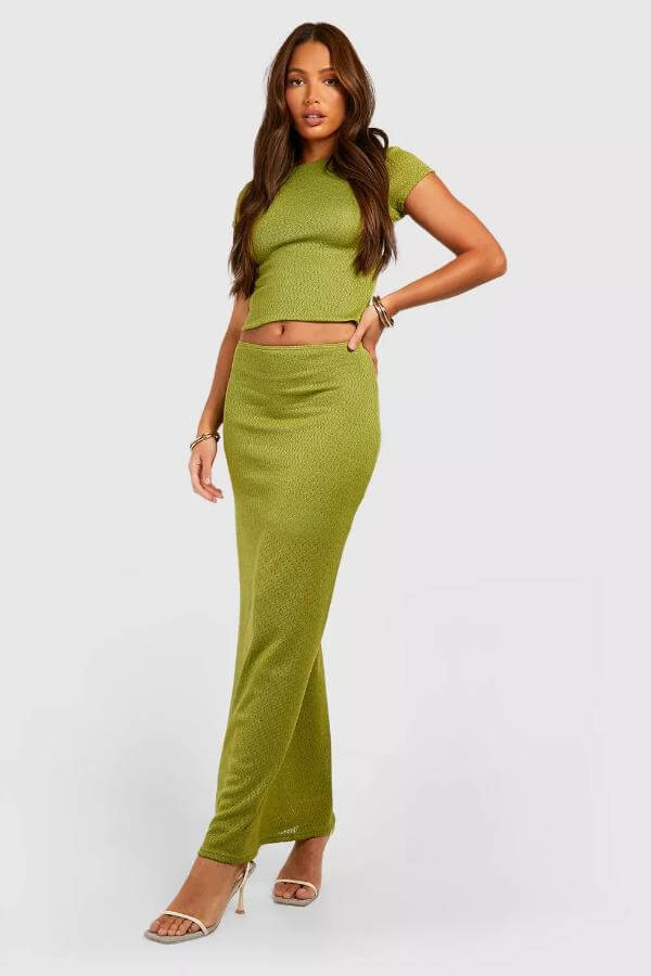Green Long Skirt Outfit Ideas
