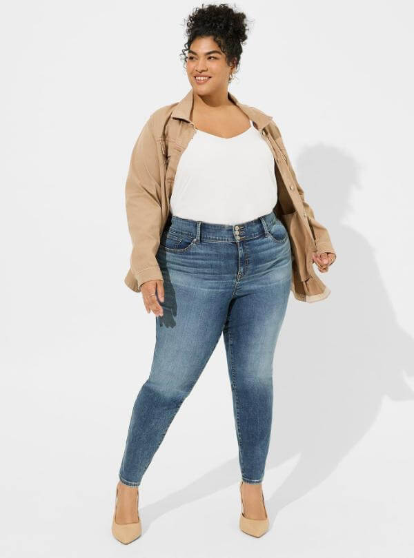 Curvy Women Jeans Outfit