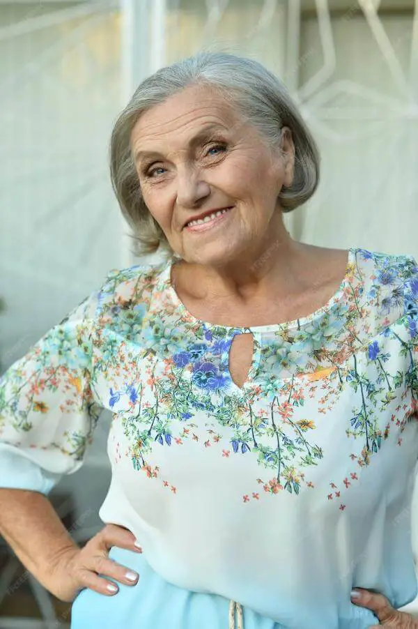 80 Year Old Women Fashion
