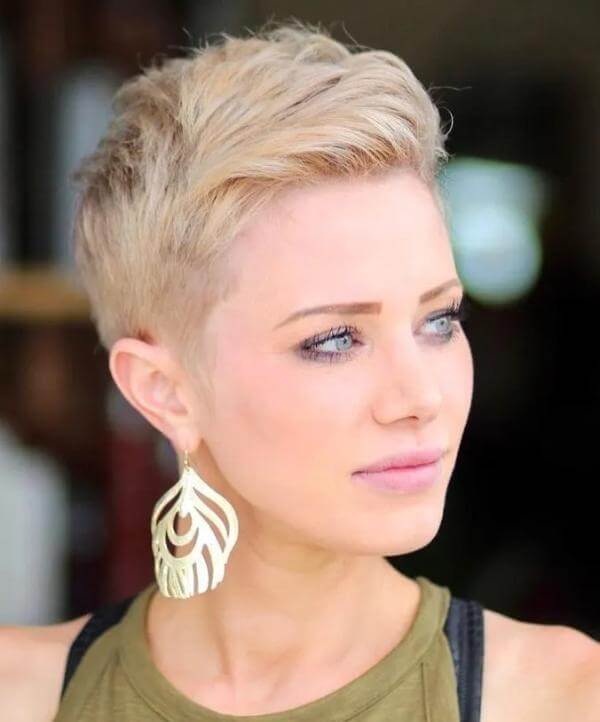 Hairstyles to Make Your Neck Look Longer