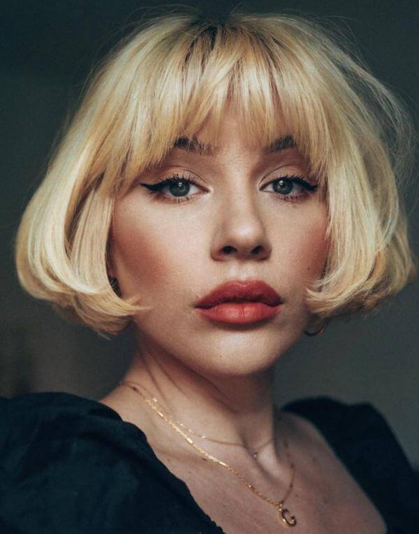 Short French Bob Blonde