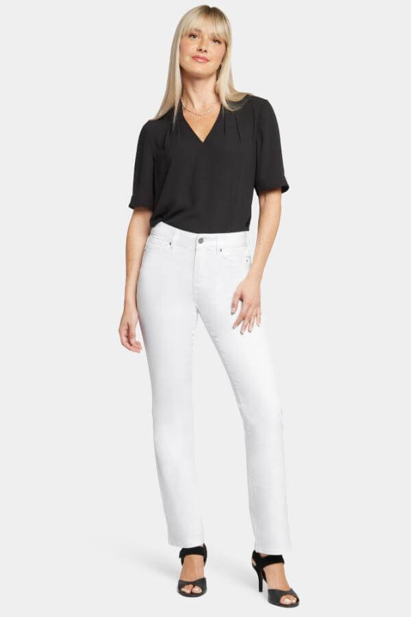 How to Style White Jeans