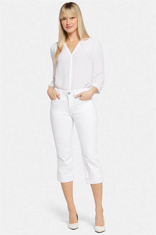What to Wear With White Cropped Jeans