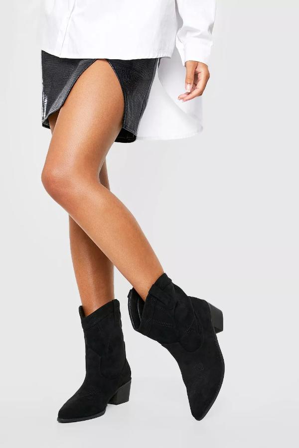 How to Wear Cowboy Boots in Summer 