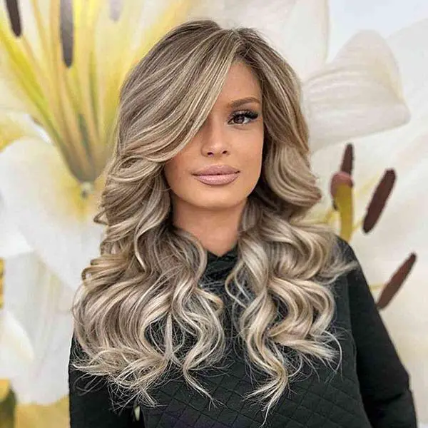 Hairstyles For Square Faces Women