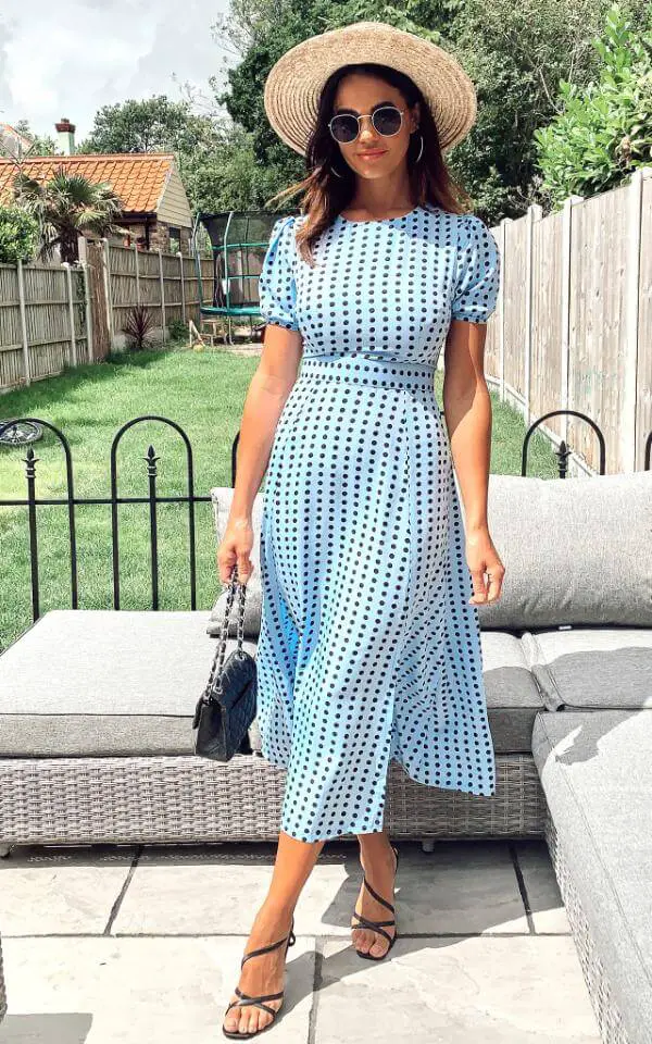 Flattering Outfits For Big Bust