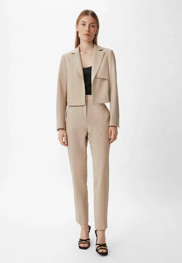 Beige Pants Work Outfit Women