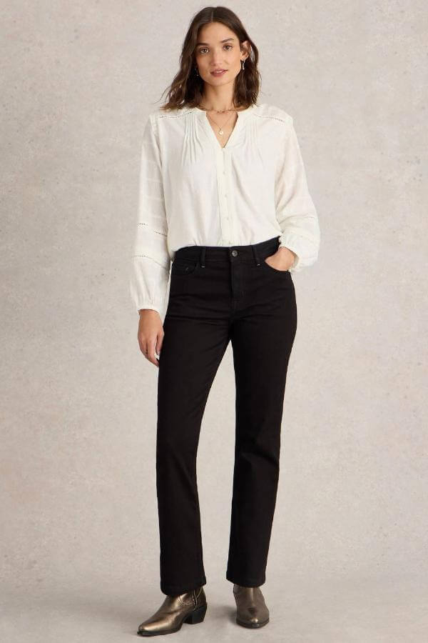 Black Jeans Outfit Ideas