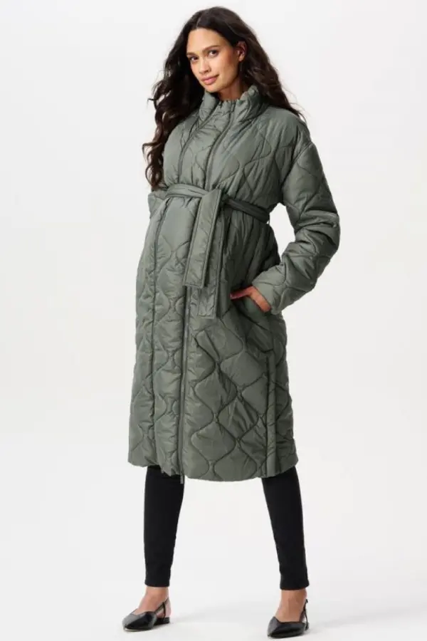 Dressy Winter Pregnancy Outfits