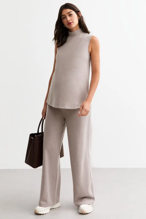 Trendy Maternity Outfits