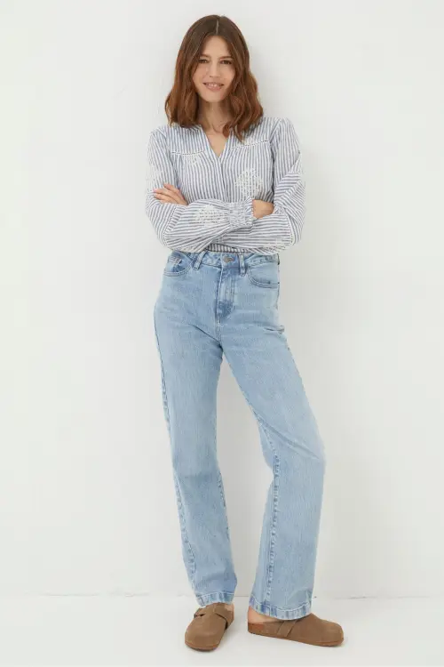 Light Blue Jeans Outfit
