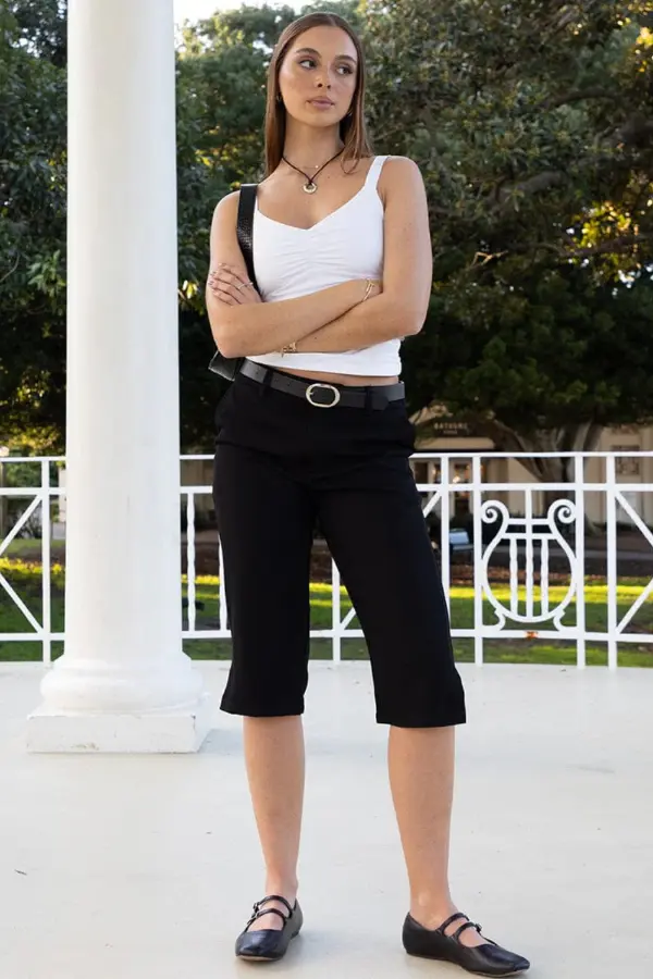 Black Capri Pants Outfit