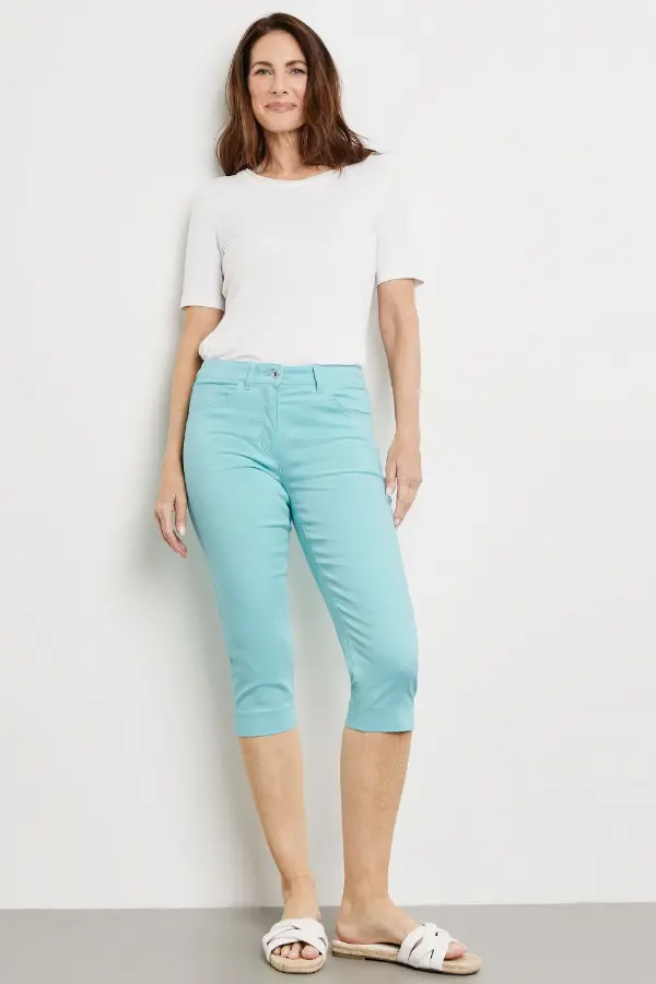 Blue Capri Pants Outfit