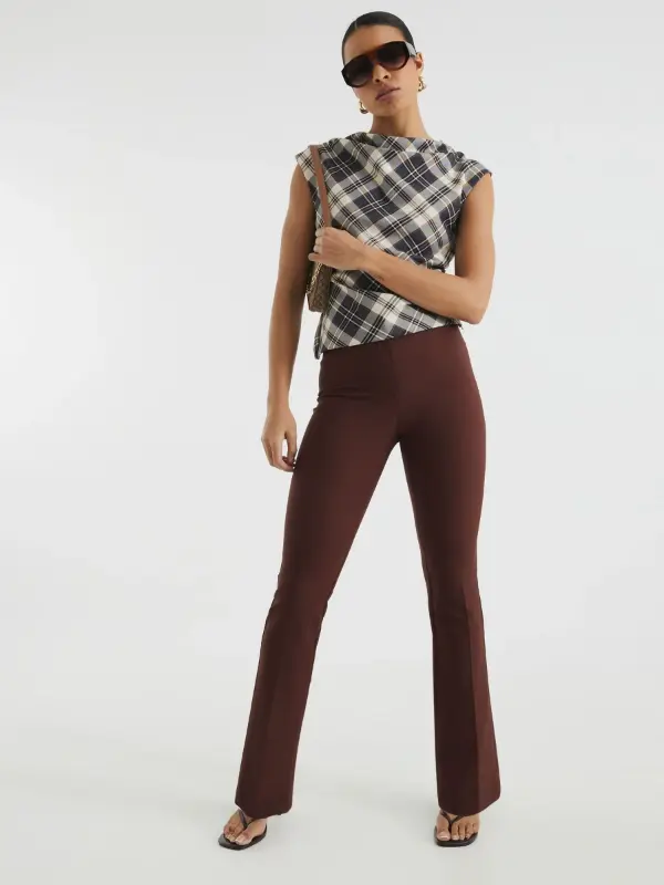How to Style Brown Pants Casual