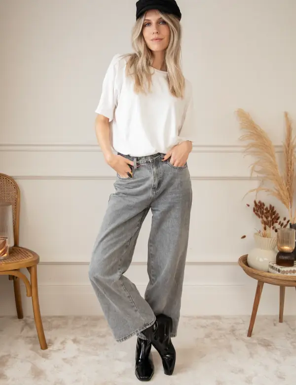 How to Style Grey Jeans Casual