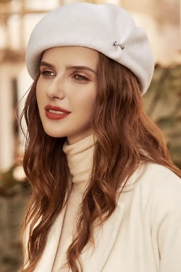 How to Wear a Beret Hat With Long Hair