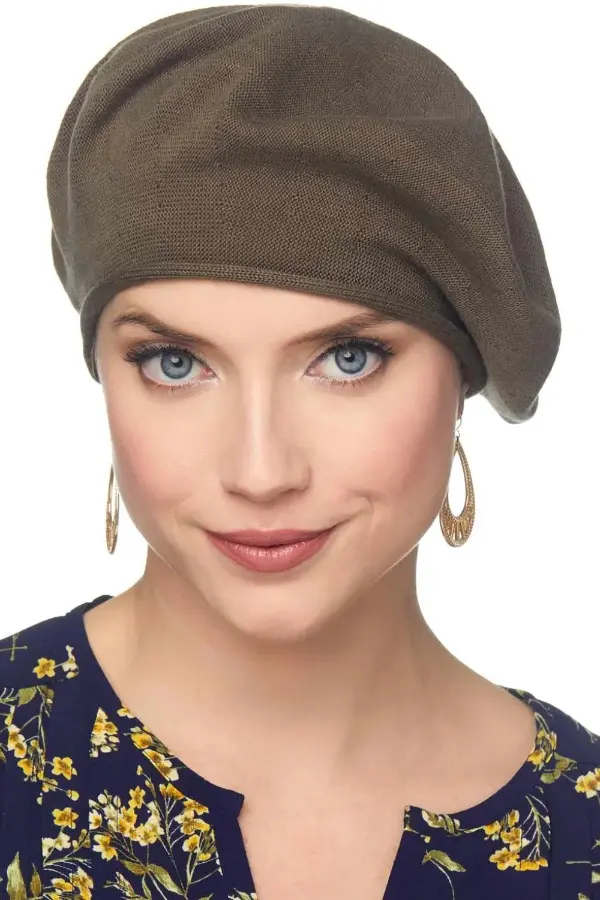 How to Wear a Beret Hat With Short Hair