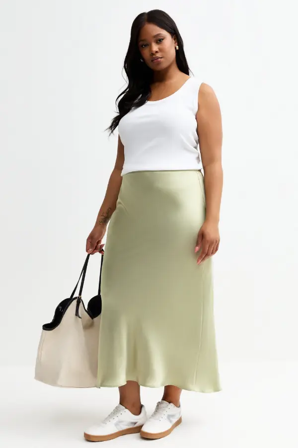 Satin Skirt Plus Size Outfit