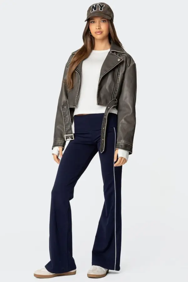What to Wear With Flare Leggings