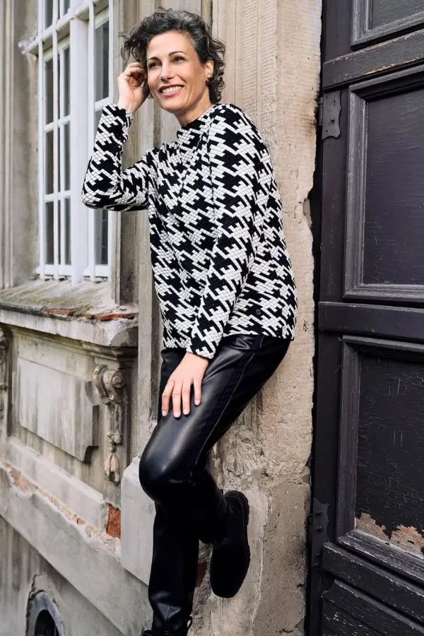 Age 50 Fashion