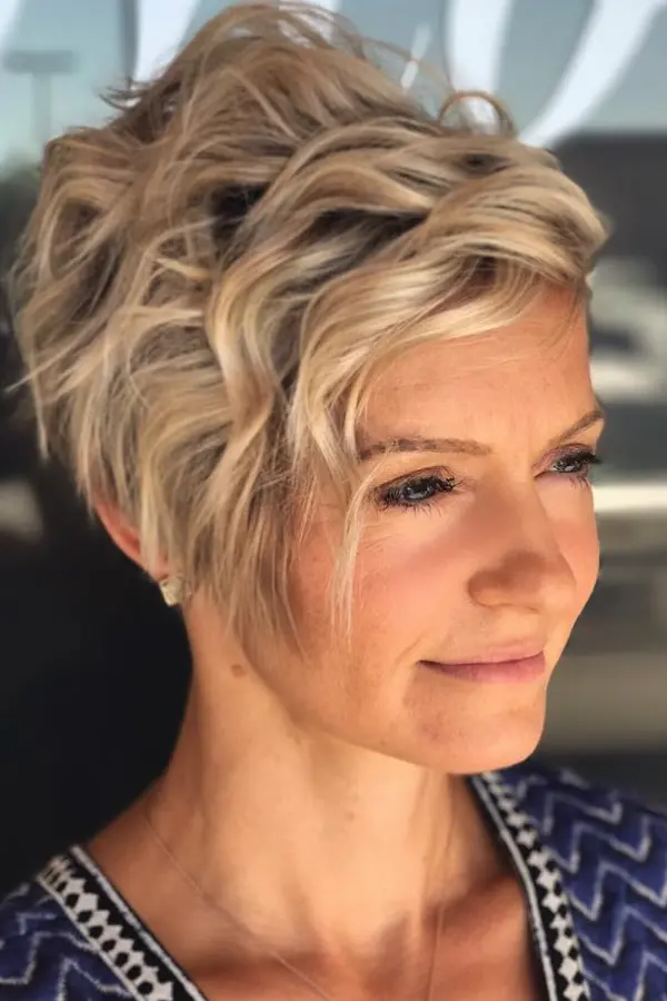 Asymmetrical Pixie Bob