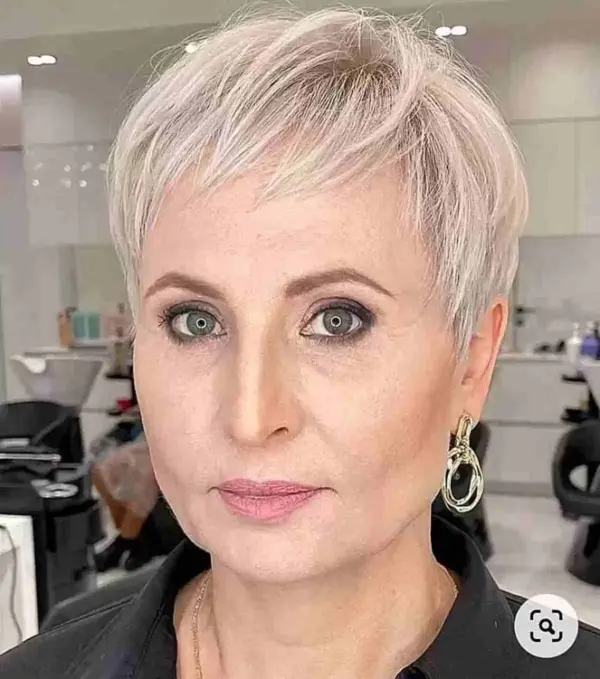 Short Haircuts For Women 50 Years Old