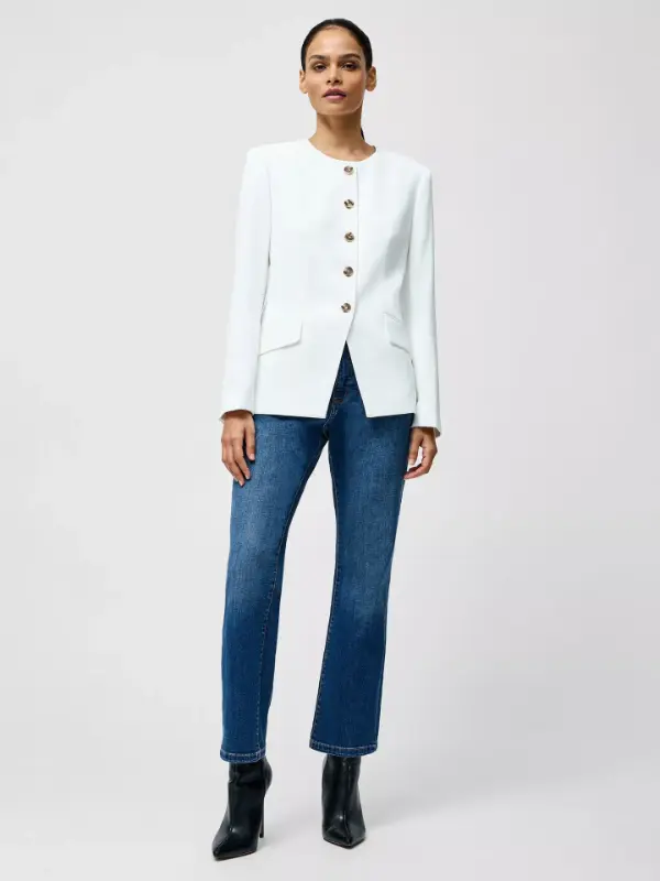 Casual White Blazer Outfit Ideas