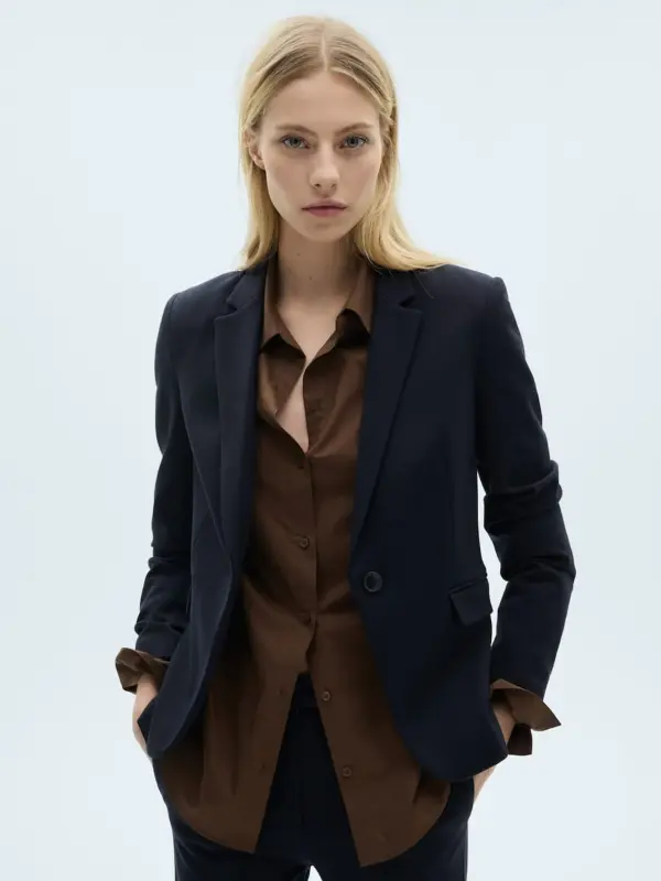 Navy Blazer Outfit Ideas